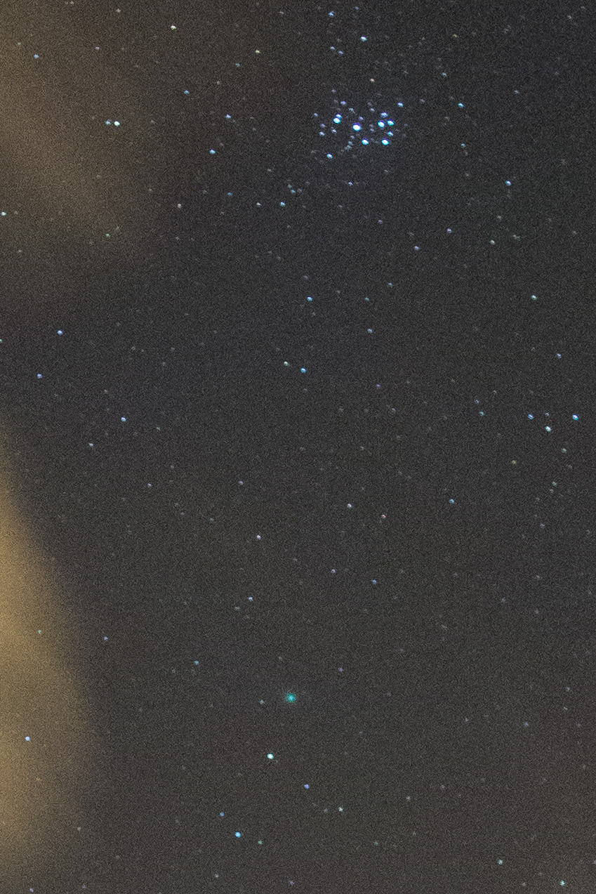 compact camera comet photo: Sony RX100, 10s, f/1.8, ISO3200, cropped