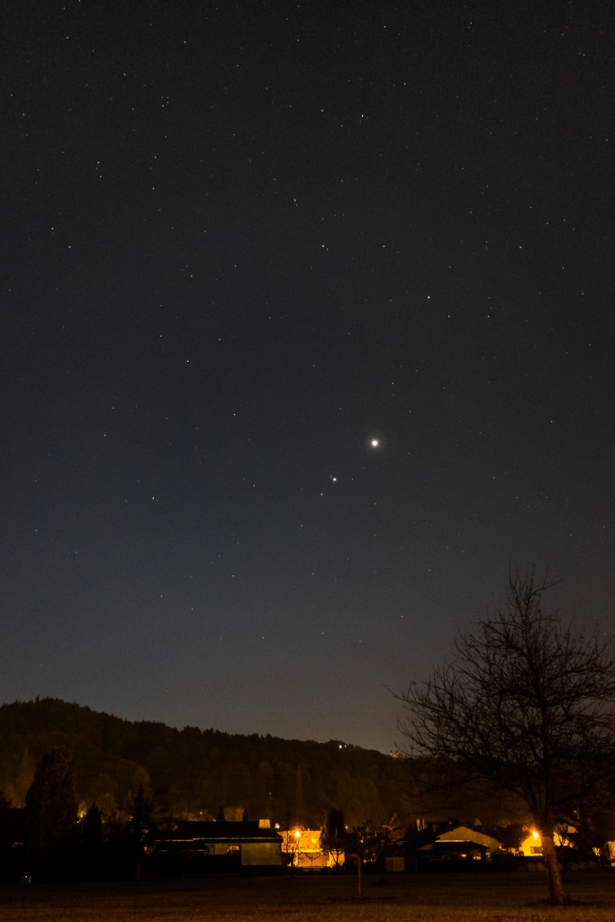 Venus, Jupiter and Mars are lined up below the constellation Leo