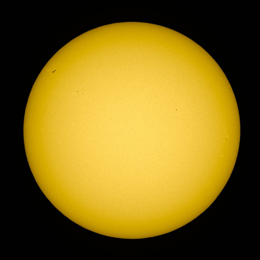 The sun 05-05-2016, Astro-Phsyics 127mm f/8, Nikon TC-14E II, Nikon D750, 1/4000s, Baader ND3.8 photographic solar film