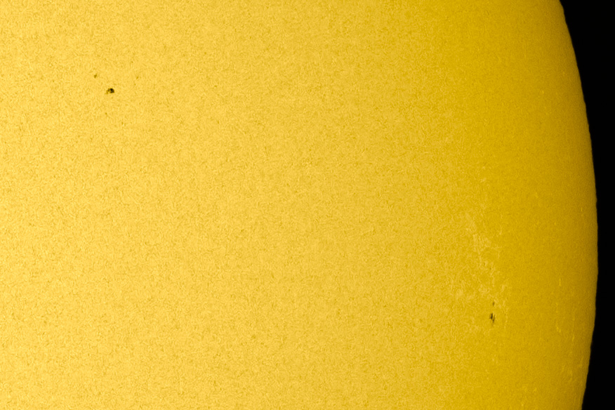 The sun 05-05-2016, Astro-Phsyics 127mm f/8, Nikon TC-14E II, Nikon D750, 1/4000s, Baader ND3.8 photographic solar film, cropped