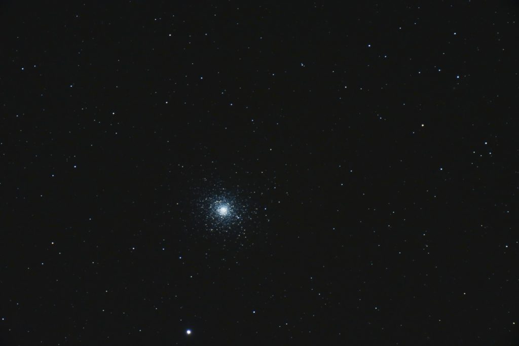 M5, 7x30s, ISO 3200, Nikon D750, Astro-Physics 127mm f/8, JPEG, not flats, dark or bias